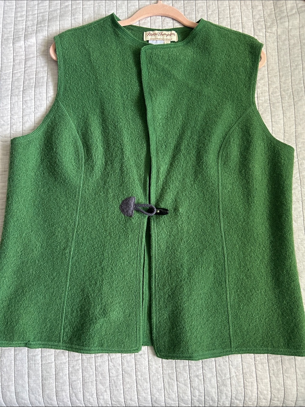 Norm Thompson Vtg 100% boiled wool green open front toggle sweater vest L - Picture 9 of 11